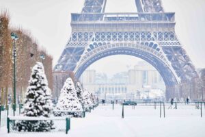 Scenic view to the Eiffel tower on a snowy winter day