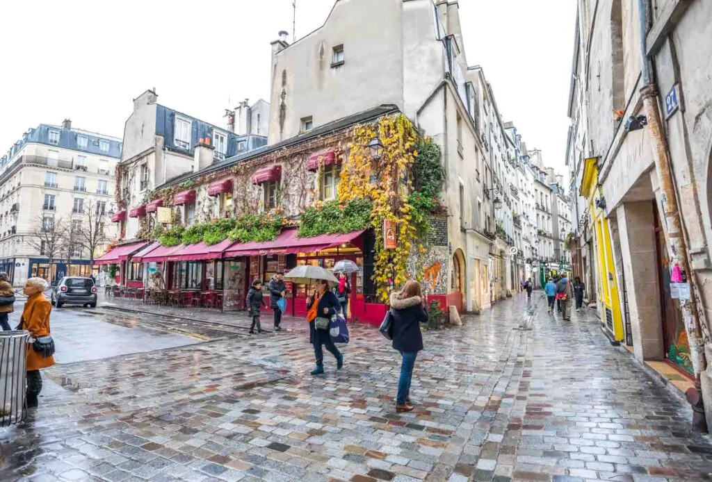 Rue des Rosiers in Paris