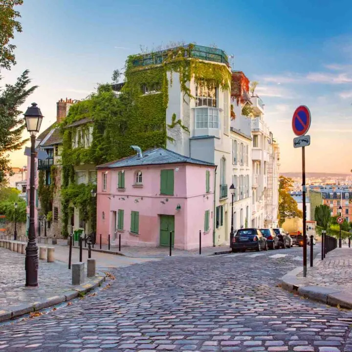 Le Maison Rose Cafe in Montmartre, Paris