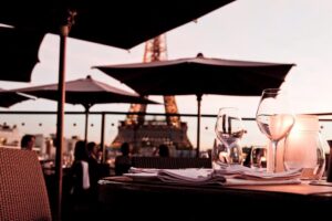 Les Ombres is a rooftop restaurant in Paris