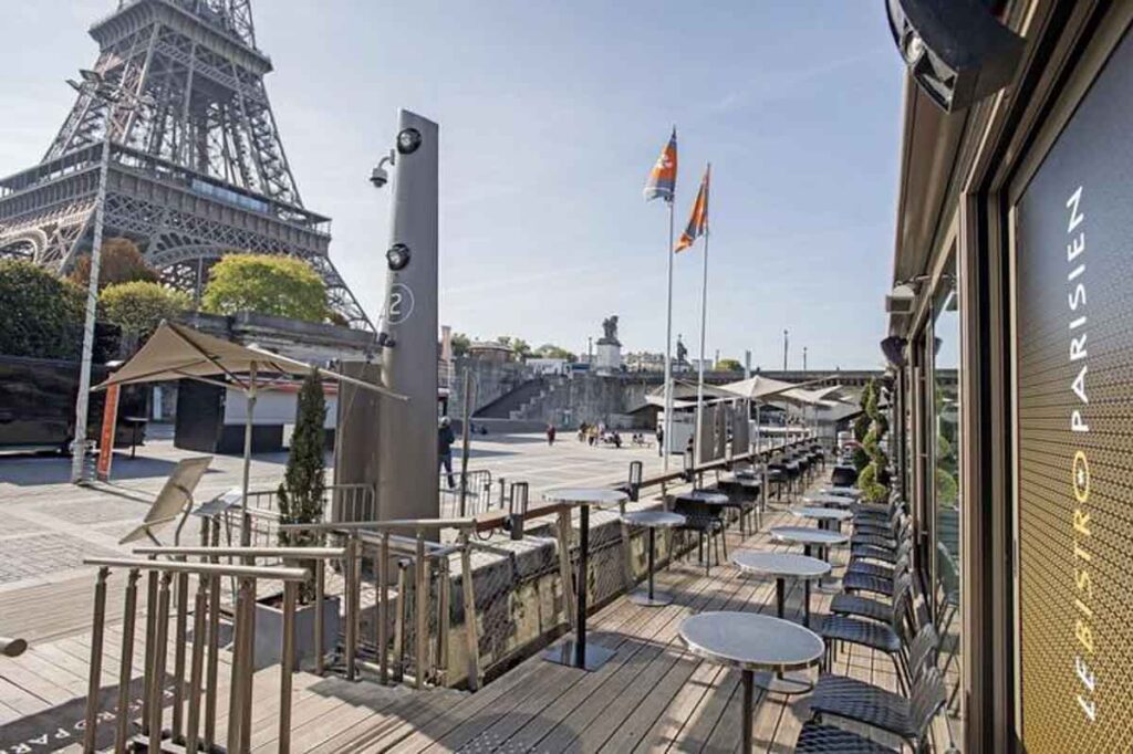 Le Bistro Parisien is a restaurant in Paris with a view of the Eiffel Tower