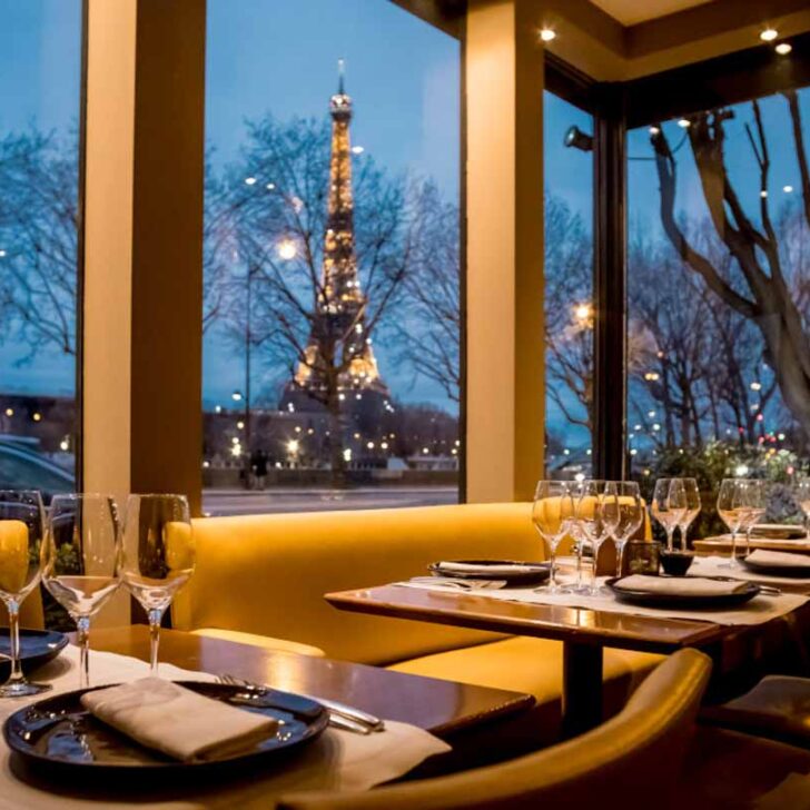 6 New York is a restaurant in Paris with a view of the Eiffel Tower